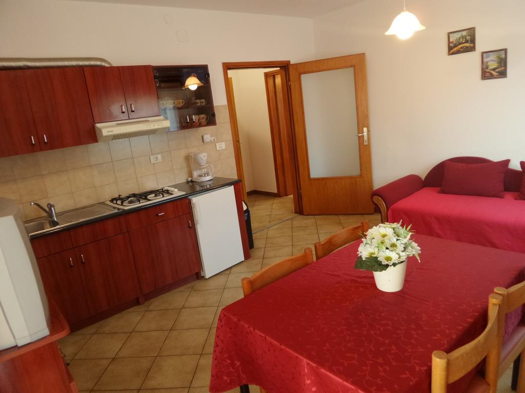 Apartmani Lina Umag Buitenkant foto