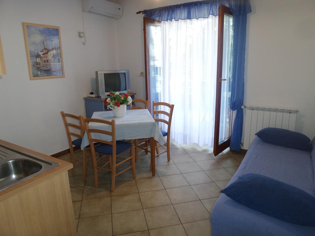 Apartmani Lina Umag Buitenkant foto