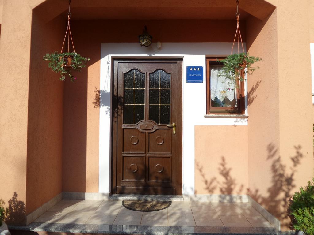 Apartmani Lina Umag Buitenkant foto