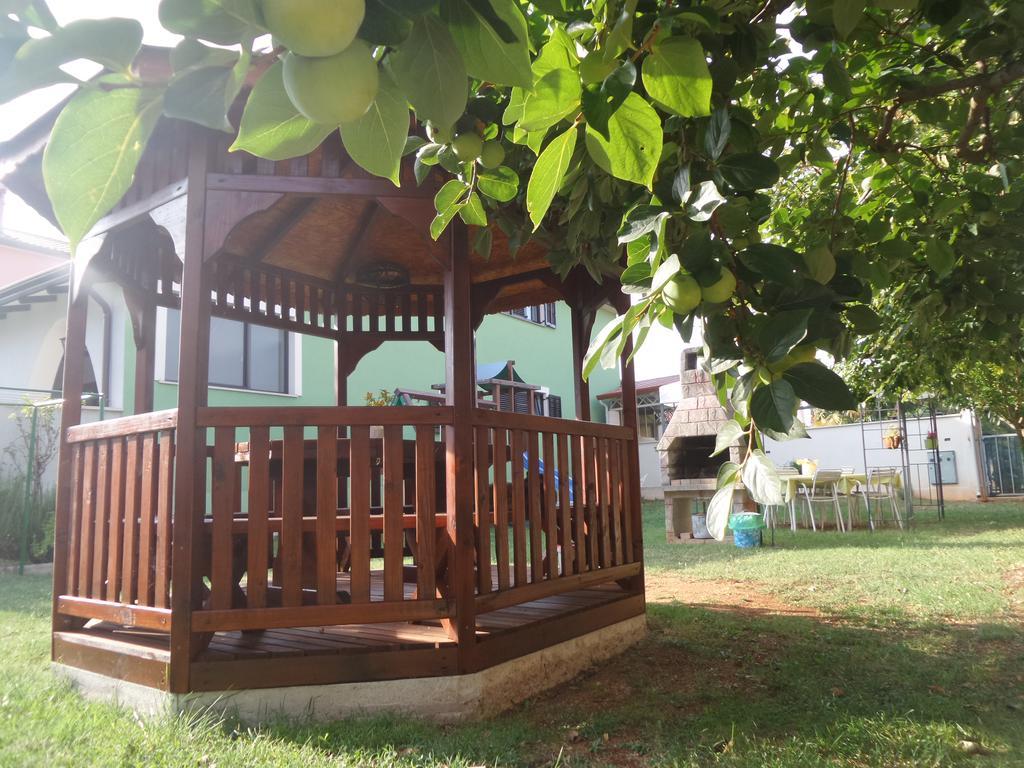 Apartmani Lina Umag Buitenkant foto