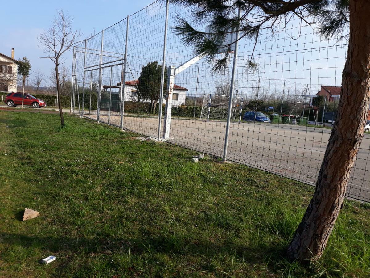 Apartmani Lina Umag Buitenkant foto
